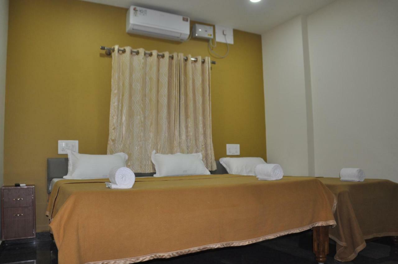 Blue Crystal Lodge Shivamogga Exterior foto