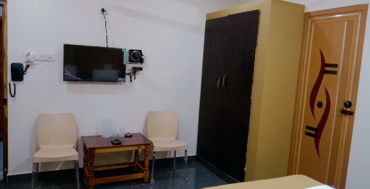 Blue Crystal Lodge Shivamogga Exterior foto